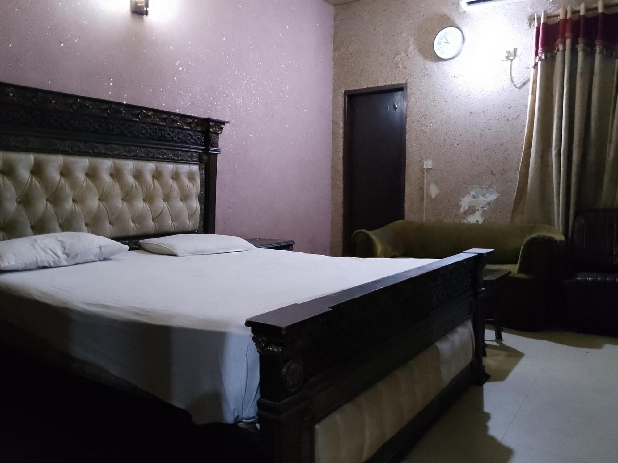 Moon Soon Hotel Lahore Værelse billede
